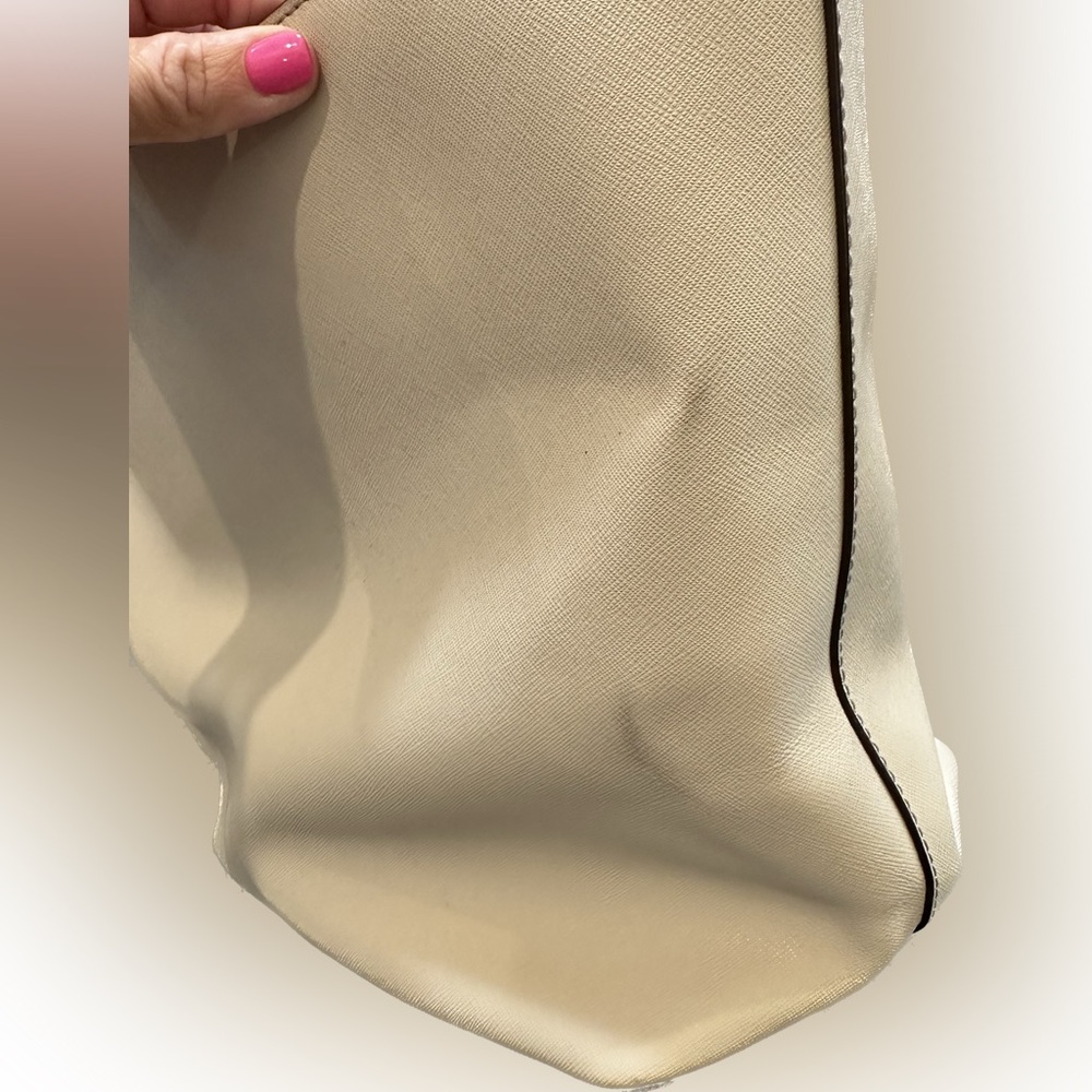 Kate Spade. Nude tote with dust bag. - Picture 3 of 4